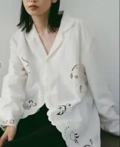 Bluelea Bellsleeve embroideryblouse ブルレア - メルカリ