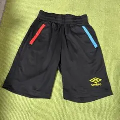 umbro 黒 ハーフパンツ サイドポケット付き　140