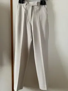 お値下げ中♢ミラオーウェン＊センタープレステーパードパンツ＊アイボリー＊0サイズ