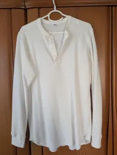 ユニクロ　ワッフルヘンリーネック