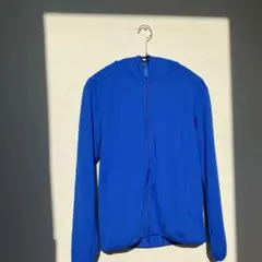 ユニクロ　エアリズム　UVカットフルジップパーカー　150㎝　青　ブルー