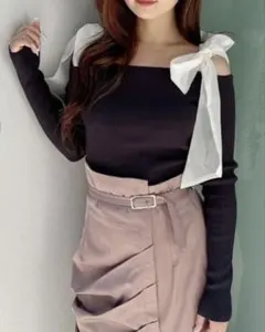 新品未使用タグ付き mercuryduo ショルダーリボンロングスリーブニット