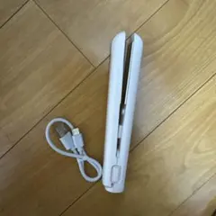 ホワイト ストレートヘアアイロン USBケーブル付き