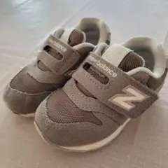 ニューバランス　シューズ　ライトブラウン　13cm