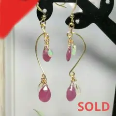 天然石ルビー&オパールの揺れるピアス　14Kgf　イヤリング　イヤーカフ　ギフト