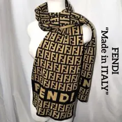 FENDIウール100%ニットマフラー　ズッカ柄イタリア製　希少　フェンディのサムネイル