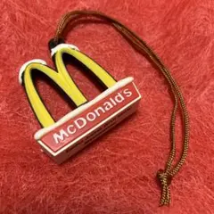 マクドナルド ゴールデンアーチ 雪付き オーナメント