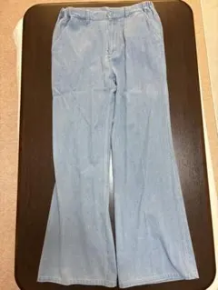 ライトブルーデニム ブーツカットパンツ