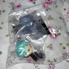【匿名配送】ツイステ　ジェイド　すわらせ隊　フィギュア