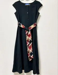 ブルーレーベルクリストブリッジ　ブラックワンピース チェックリボン付き　３８号