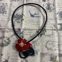 赤い花のネックレス（ハンドメイド）