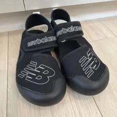 new balance 黒 水陸両用　ウォーターシューズ　サンダル 19 水遊び
