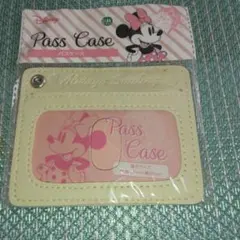 《新品・未使用》 Disney ミニーマウス パスケース クリーム色