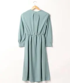 転居終了　未使用新品❣️ワンピース　テチチテラス　セール　くすみグリーンのサムネイル