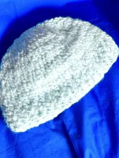 値下げ‼️かぎ針編みソフトファー毛糸のニット帽/ふわモフ素材iハンドメイド新品