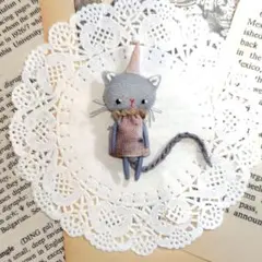 灰猫さん　手染めレース　イースター　ハンドメイド　ミニドール　ブライス　グレー