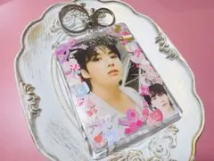 硬質トレカケース　シールデコ　ハンドメイド　ジョングク　BTS