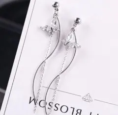 新品✨バタフライ 蝶々 ジルコニア 揺れる ピアス レディース シルバー 結婚式