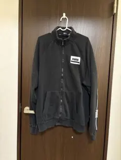 PUMA パーカー 黒 ジップアップ スウェット ロゴ入り