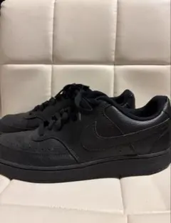 NIKE スニーカーオールブラック メンズのサムネイル
