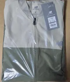 ニューバランス ウーブンボンバージャケット未開封