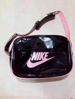 エナメルバッグ