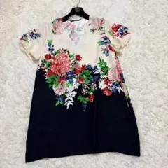 ZARA BASIC フラワープリント Vネック 半袖ワンピースのサムネイル