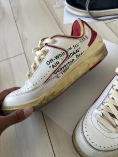 Off-White Air Jordan 1 ホワイト/レッド サイン入りのサムネイル