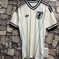 サッカー日本代表アウェイユニフォームトレフォイル三つ葉カラー