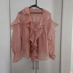 未使用　フリル付きピンクシフォンブラウスのサムネイル