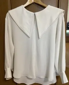 大活躍　セーラー風襟トップス