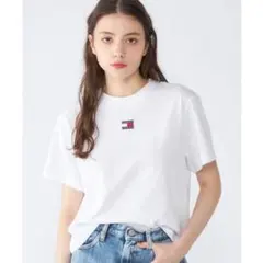 TOMMY JEANS ボクシーロゴTシャツ