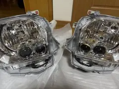 新車外し トヨタ ハイエース200系 8型ダークプライム2純正LEDヘッド