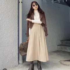 フェイクレザーJWフレアスカート