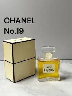 2026年最新】CHANEL NO.19の人気アイテム - メルカリ
