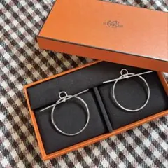 Item thumbnail for item aef4be61-34da-439a-badf-6490d3bf361c