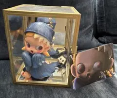 Zsiga Scared Perfrformer Figurine