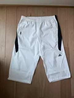 adidas ホワイト ショートパンツ