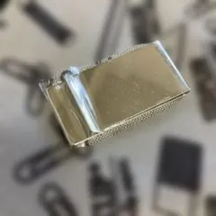 シンプルなマネークリップのサムネイル