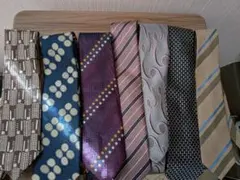 ネクタイとアクセサリーセット