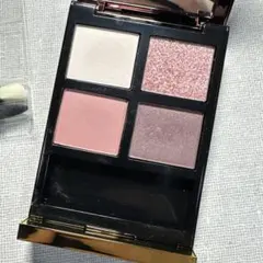 TOM FORD アイ カラー クォード 030 インソレント ローズのサムネイル