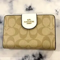 COACH C0082 二つ折りうっすらシグネチャー ホワイト系 - メルカリ