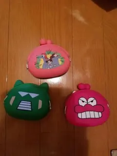 クレヨンしんちゃん　小銭入れ　がま口タイプ　財布三点セット　手のひらサイズ