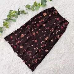 イタリア製❗️【JDIFU ジェディフ】花柄 タイトスカートバックスリット