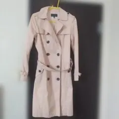 ピンク トレンチコート 装飾バックル付き