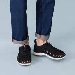 【極美品】KEEN UNEEK 27.5 黒白 人気モデル
