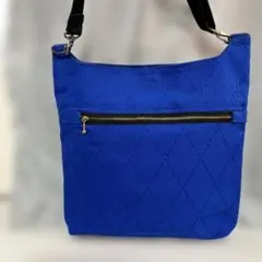 ハンドメイドショルダーバッグ。