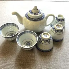 中国景徳鎮磁器　ティ－ポット＆湯のみ　5客　茶器セット