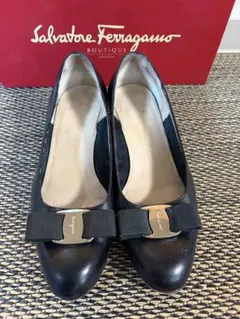 Salvatore Ferragamo ブラックパンプス