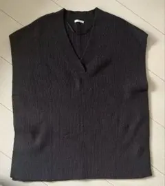 深vネックニットベスト
